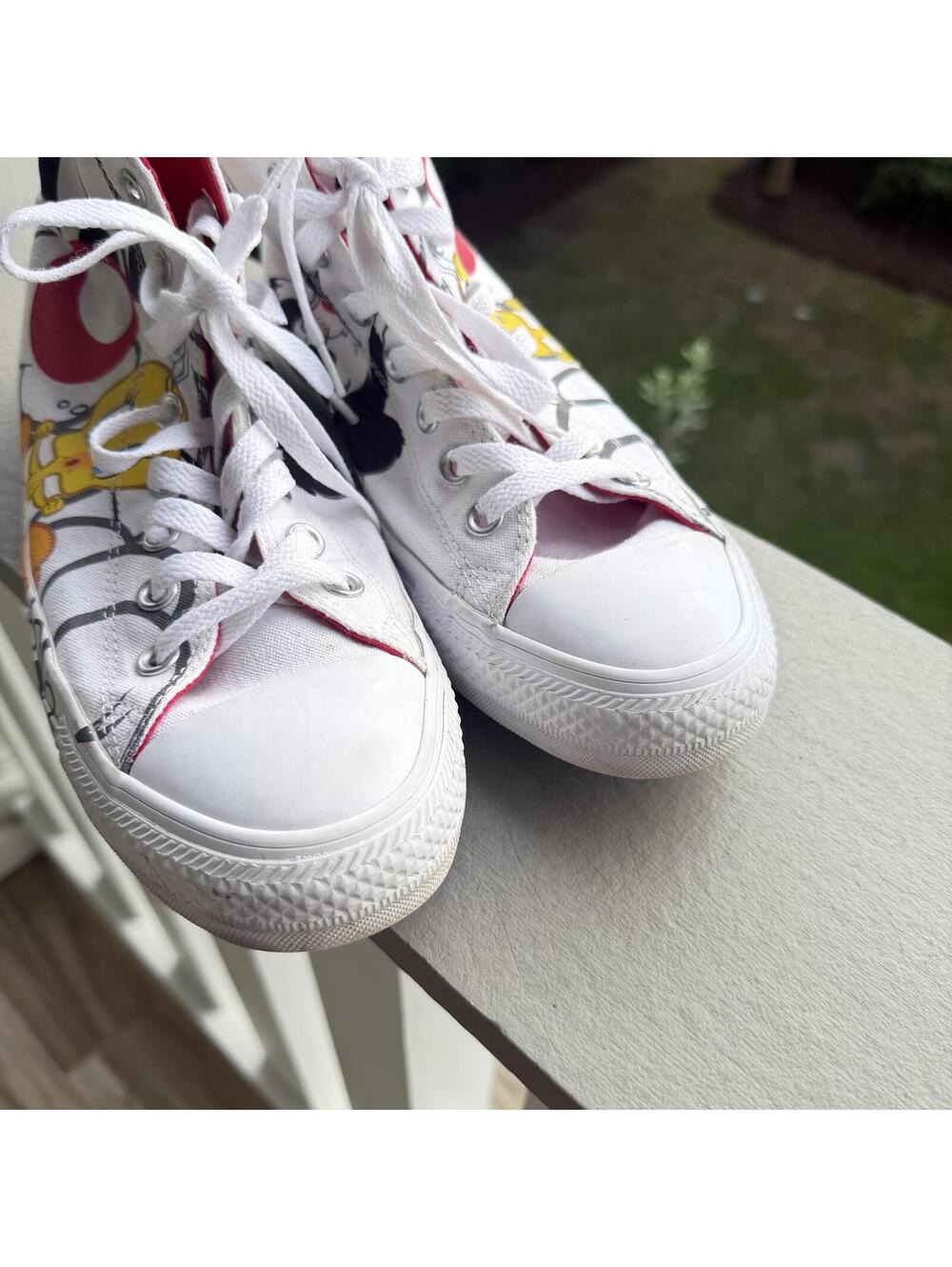 Converse x Looney Tunes Chuck Taylor Sylvester & Tweety High Top Sneakers - Picture 5 of 10